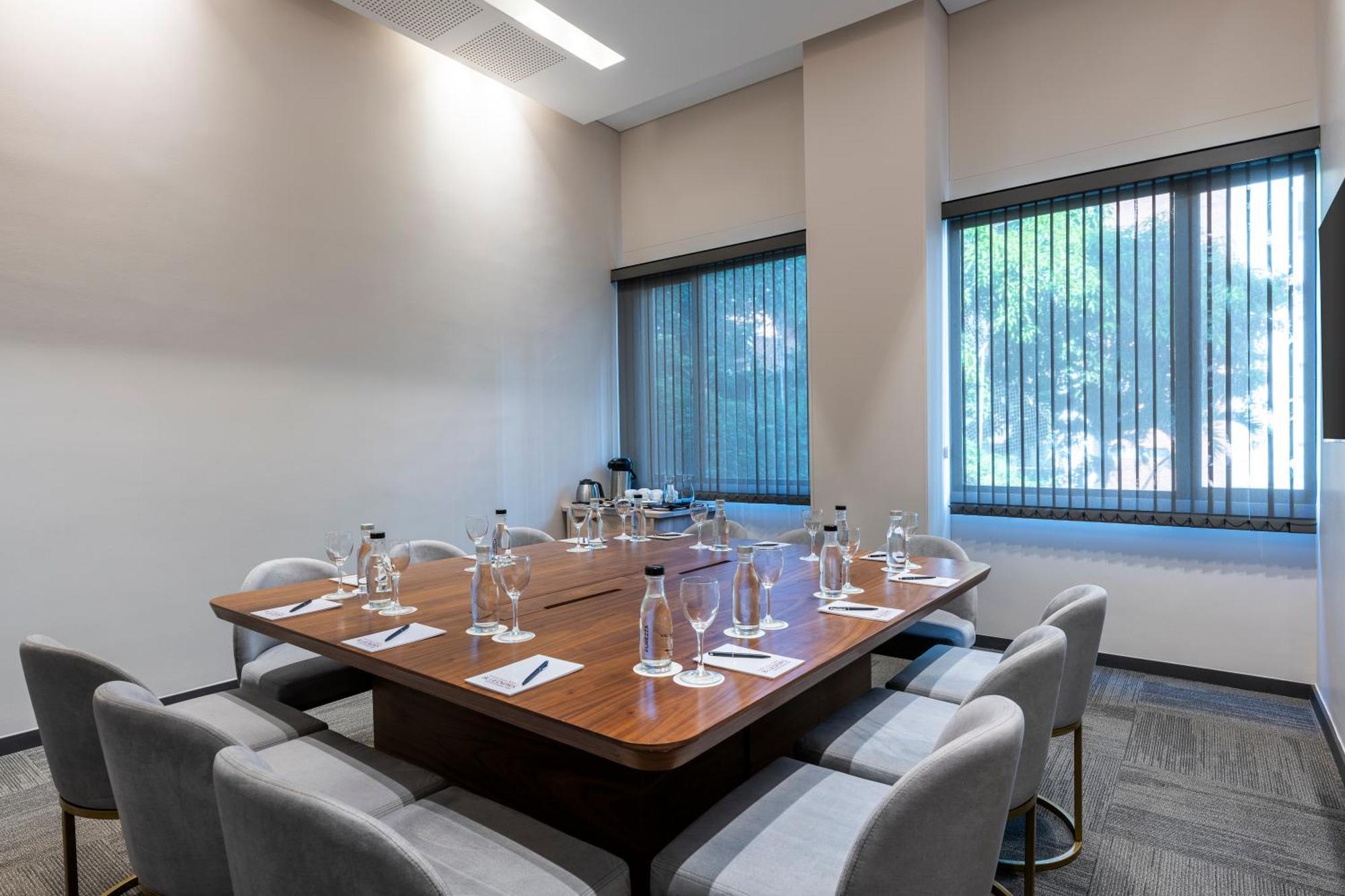 Hotel York Luxury Suites Medellin By Preferred المظهر الخارجي الصورة Meeting room at the National Press Club